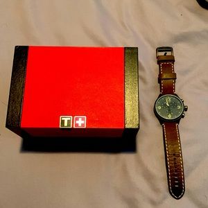 Men's Swiss Chrono XL Brown
Leather Strap Watch 45mm